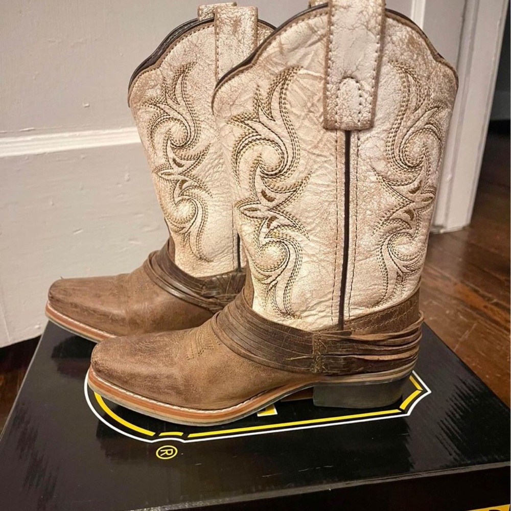 EUC Dan Post Brown and Bone Lil Myra Girls Western Boots SIZE 1. 
Real leather